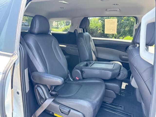 Used 2026 Kia Carnival FWD image 26