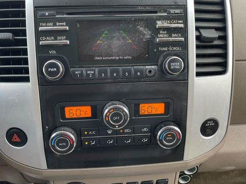 Used 2014 Nissan Frontier SV w/ SV Value Truck Package AWD/4WD image 12