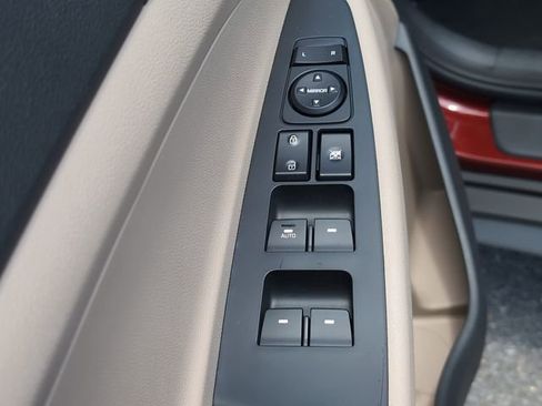 Used 2018 Hyundai Tucson Sport w/ Cargo Package FWD image 16