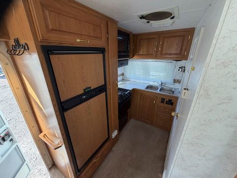 Used 2002 Ford E-350 and Econoline 350 Super Duty image 25