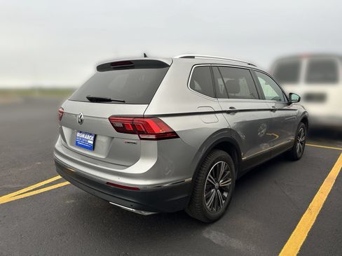 Used 2019 Volkswagen Tiguan SE AWD/4WD image 3