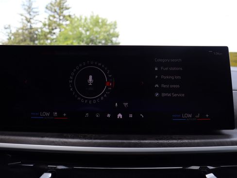 Used 2024 BMW X5 xDrive40i w/ Premium Package AWD/4WD image 32
