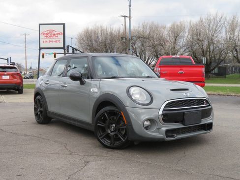 Used 2017 MINI Cooper S image 1