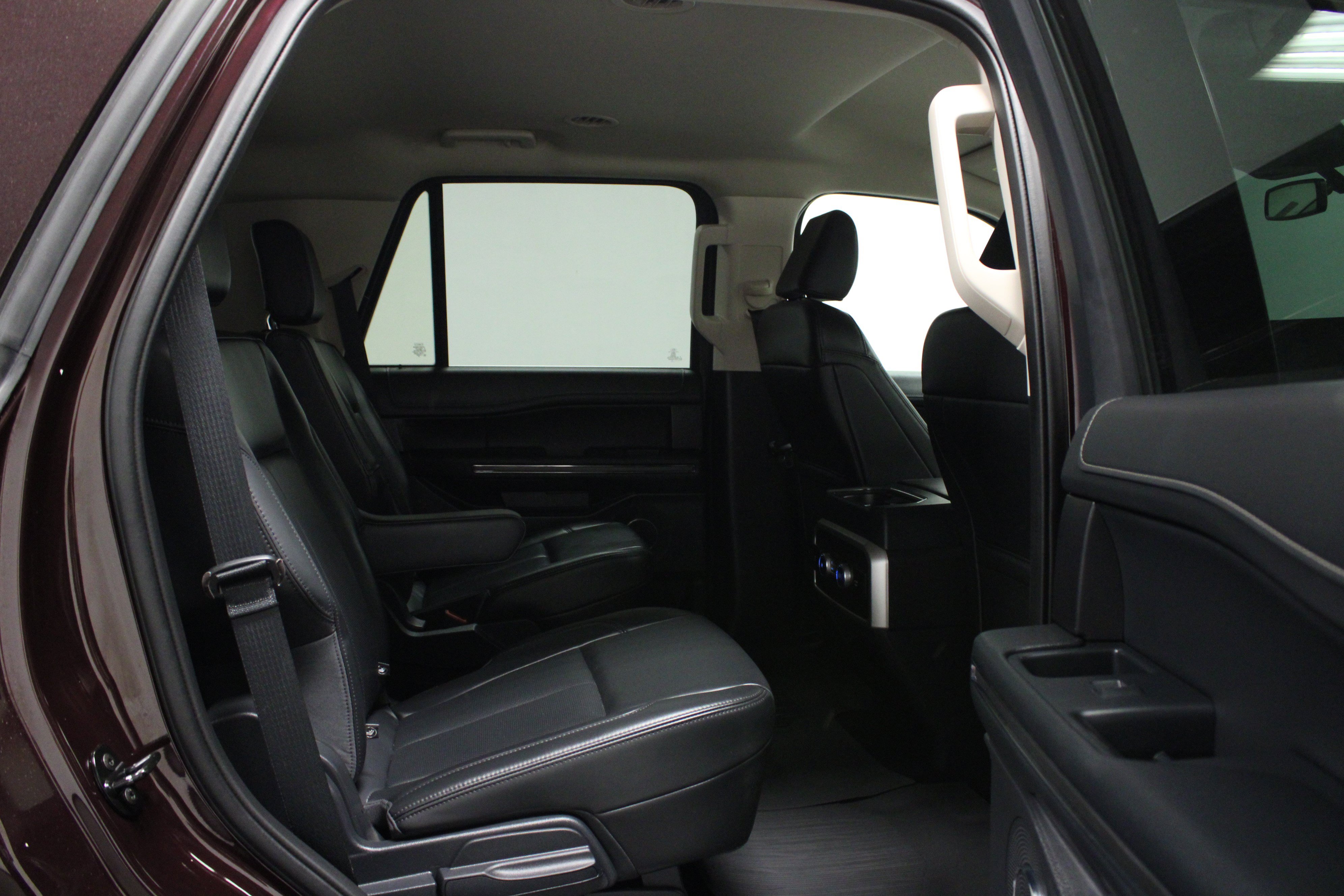 Used 2023 Ford Expedition XLT AWD/4WD image 16