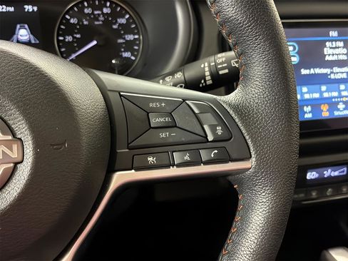 Used 2024 Nissan Kicks SR image 11