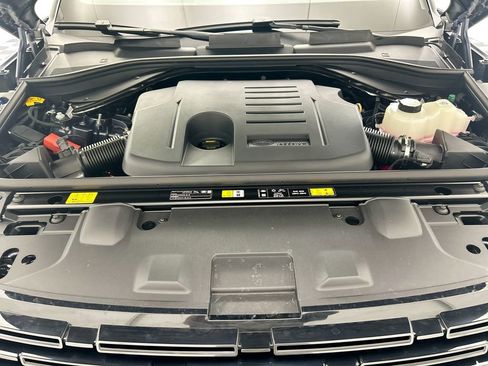 New 2026 Land Rover Range Rover SE image 29