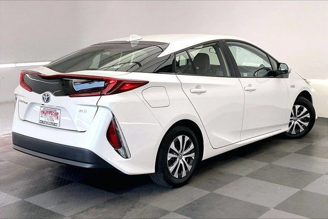 Used 2022 Toyota Prius Prime XLE FWD image 13