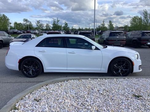 Used 2022 Chrysler 300 S RWD image 6