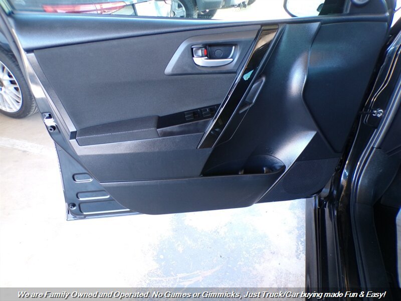 Used 2017 Toyota Corolla iM w/ Carpet Mat Package FWD image 11