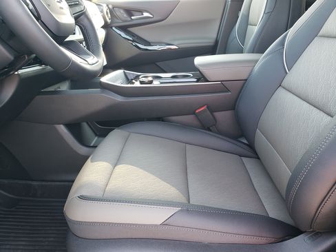 New 2026 Chevrolet Equinox LT w/ Convenience Package II image 28