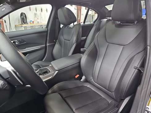 New 2025 BMW 330i xDrive Sedan w/ Convenience Package image 17