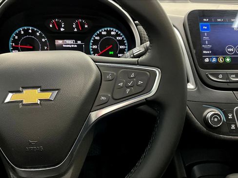 Used 2025 Chevrolet Malibu RS FWD image 23