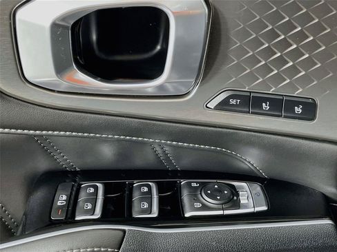 Certified 2022 Kia Sorento SX FWD image 22