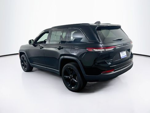 Used 2023 Jeep Grand Cherokee Altitude AWD/4WD image 7
