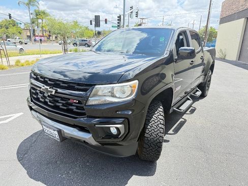 Used 2021 Chevrolet Colorado Z71 w/ Z71 Midnight Edition AWD/4WD image 5