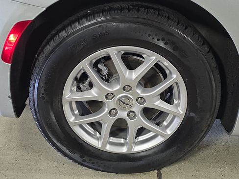Used 2023 Chrysler Pacifica Touring-L FWD image 6