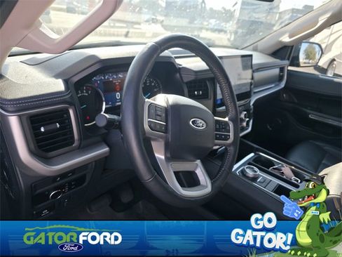 Used 2024 Ford Expedition XLT image 12