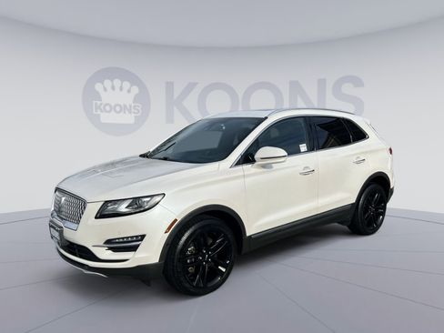 Used 2019 Lincoln MKC Reserve image 1