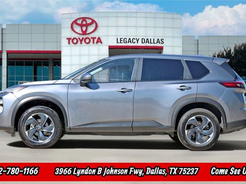 Used 2024 Nissan Rogue SV FWD image 5