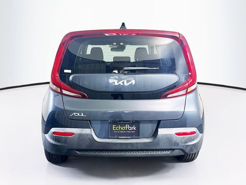 Used 2022 Kia Soul LX w/ Technology Package FWD image 7