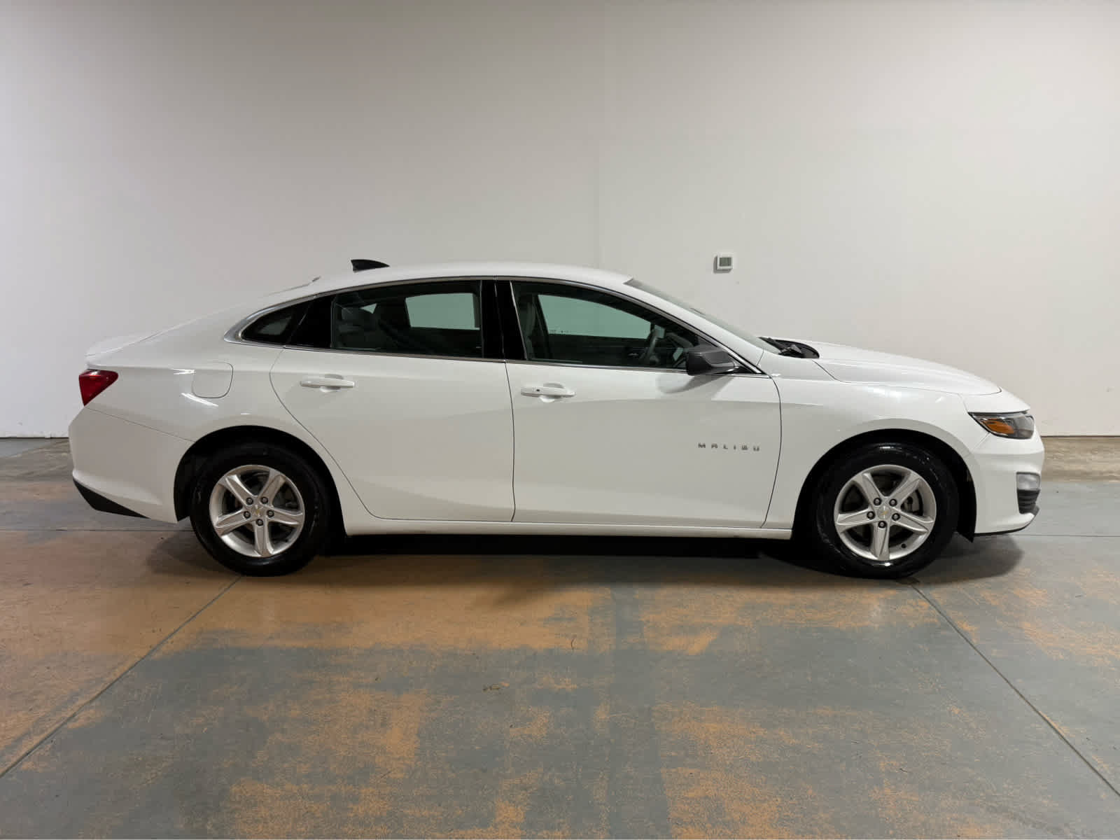 Used 2022 Chevrolet Malibu LS FWD image 6