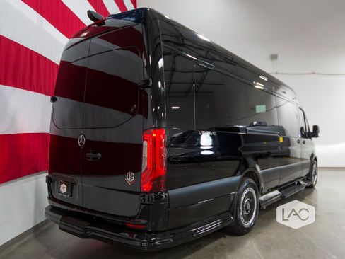 Used 2024 Mercedes-Benz Sprinter 3500 image 33