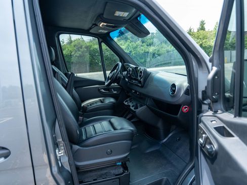 Used 2019 Mercedes-Benz Sprinter 4x4 144 image 20