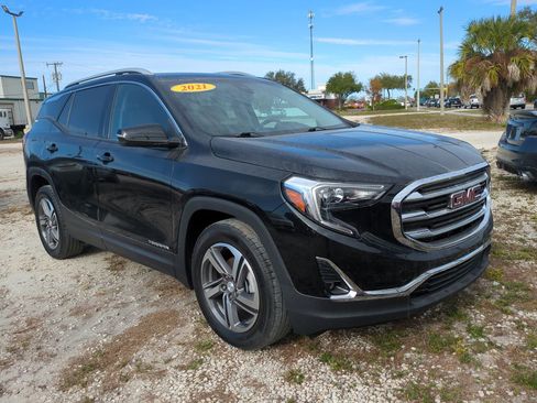 Used 2021 GMC Terrain SLT image 2