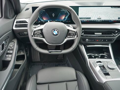 Used 2025 BMW 330i xDrive Sedan AWD/4WD image 15