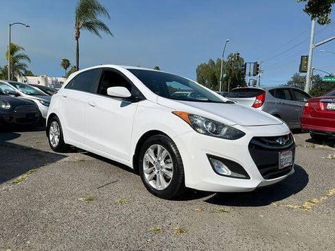 Used 2014 Hyundai Elantra GT FWD image 2