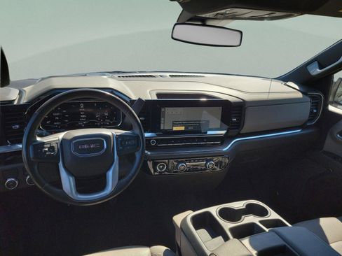 Used 2024 GMC Sierra 1500 SLT image 19
