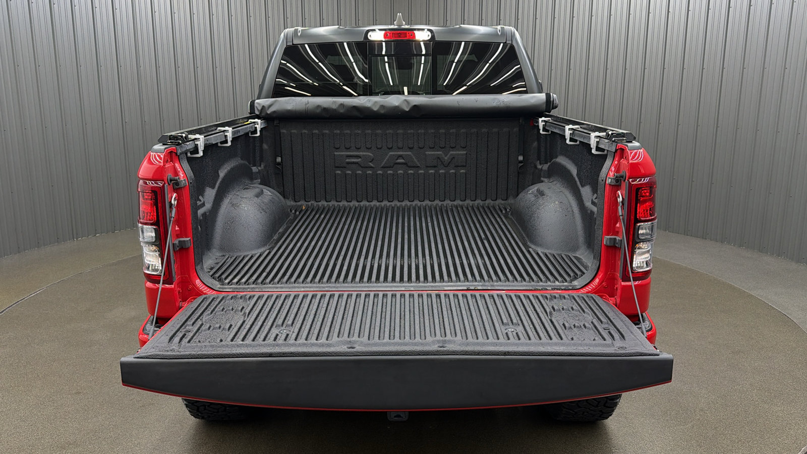 Used 2024 RAM 1500 4x4 Crew Cab image 19