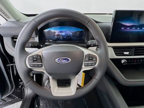 New 2026 Ford Explorer Active w/ Active Comfort Package image 8