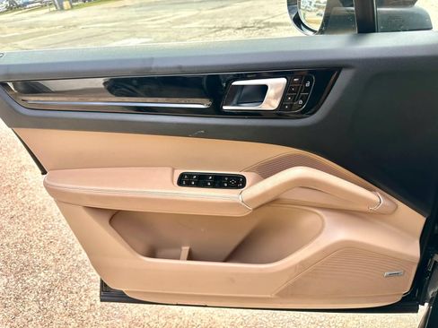 Used 2019 Porsche Cayenne AWD/4WD image 33