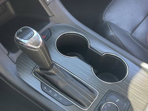 Used 2019 GMC Acadia SLT image 4