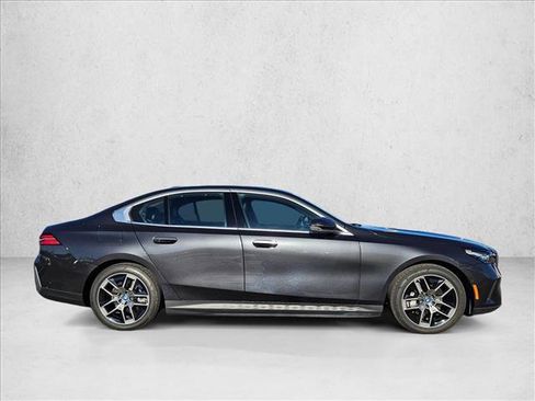 Certified 2025 BMW i5 xDrive40 w/ Executive Package image 4