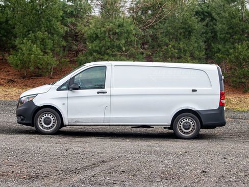 Used 2018 Mercedes-Benz Metris image 4