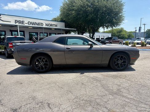 Used 2020 Dodge Challenger SXT w/ Blacktop Package RWD image 2