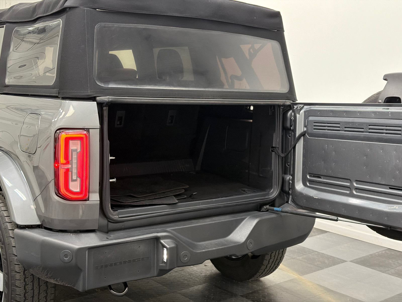Used 2022 Ford Bronco Outer Banks AWD/4WD image 8