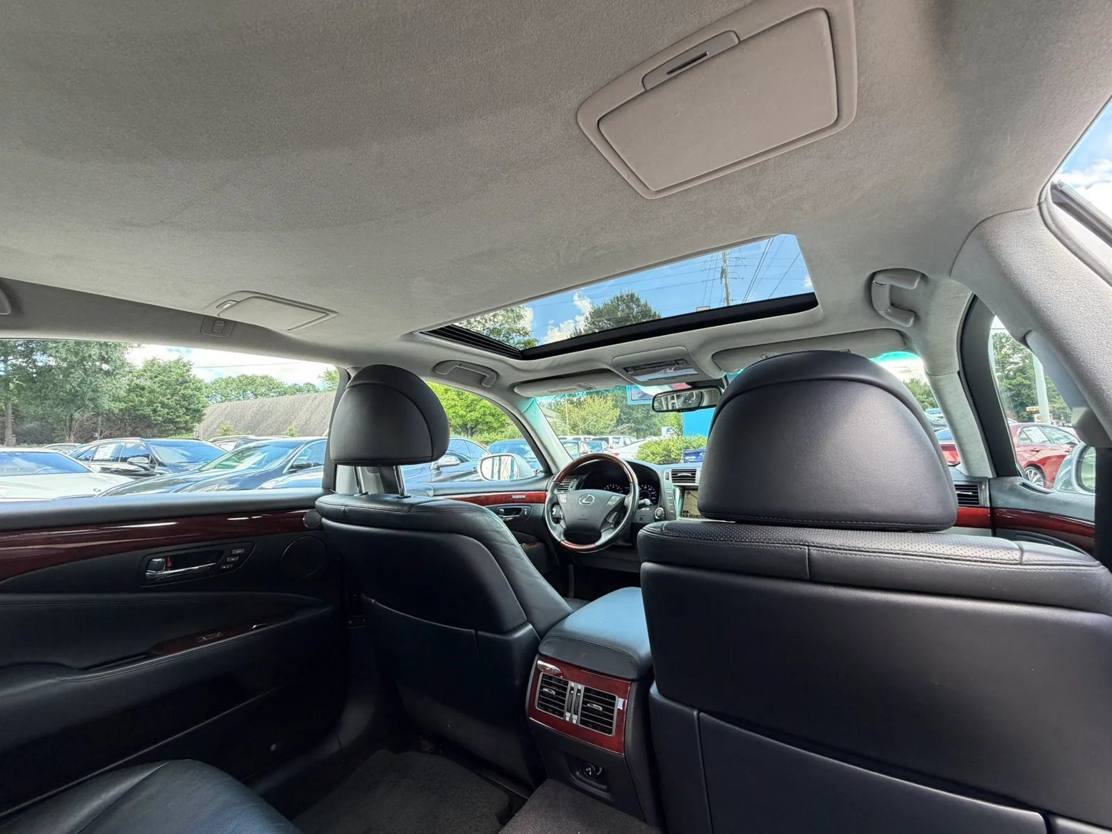 Used 2007 Lexus LS 460 L w/ Luxury Pkg RWD image 35