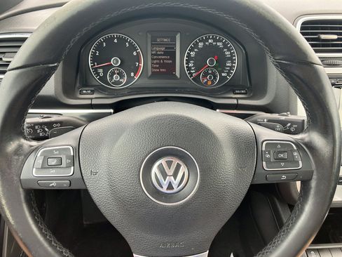 Used 2014 Volkswagen Eos FWD image 15
