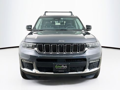 Used 2022 Jeep Grand Cherokee L Limited w/ Luxury Tech Group II image 2
