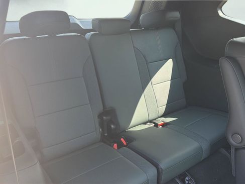 New 2026 GMC Acadia AT4 w/ Luxury Package AWD/4WD image 18