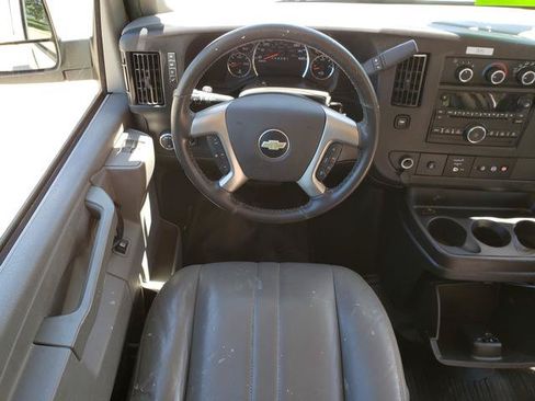 Used 2017 Chevrolet Express 2500 RWD image 15