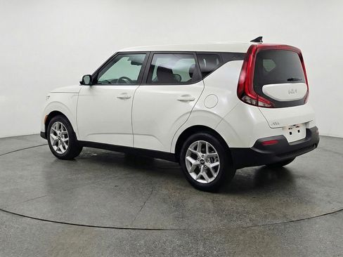 Used 2025 Kia Soul LX w/ LX Technology Package FWD image 6