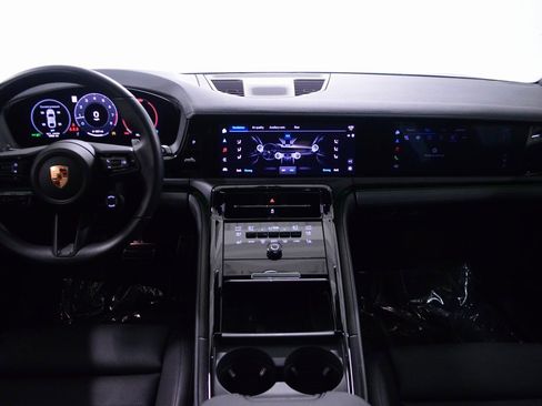 Certified 2025 Porsche Panamera 4 image 38