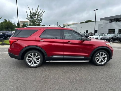 Used 2023 Ford Explorer Platinum w/ Technology Package AWD/4WD image 2