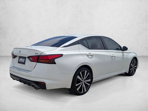Used 2022 Nissan Altima 2.5 SR FWD image 5