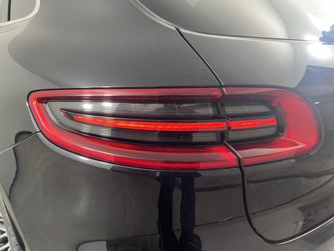 Used 2016 Porsche Macan Turbo AWD/4WD image 27