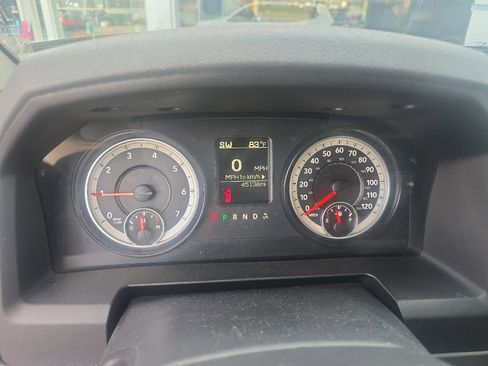 Used 2015 RAM 1500 Express image 9